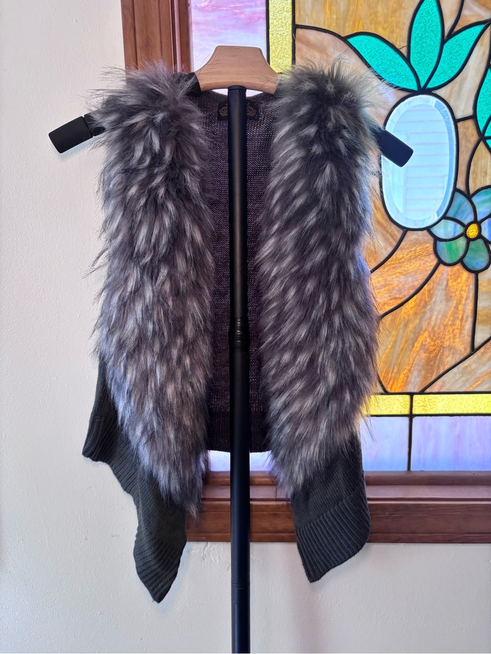 Metric Knits MK Fur Collection Faux Fur Trim Knit Vest - Size M
